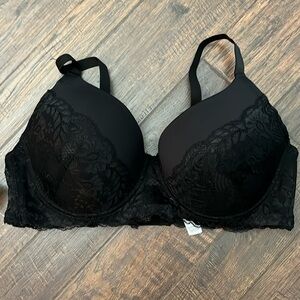 38DD Women’s Black / Lace Bra NWOT